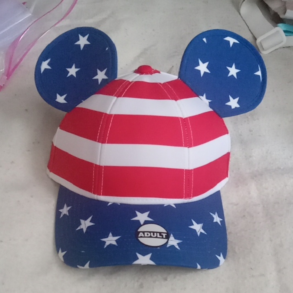 QDisney Red, White, and Blue Mickey Mouse Hat